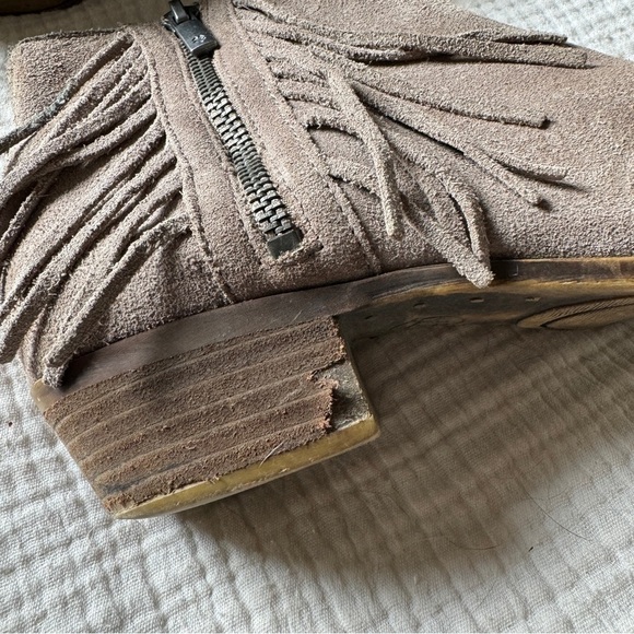 Lucky Brand Women's Beeliner Fringe Booties - Picture 2 of 6